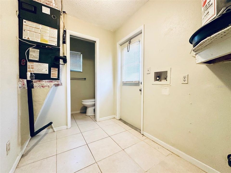 For Rent: $1,700 (3 beds, 1 baths, 1100 Square Feet)