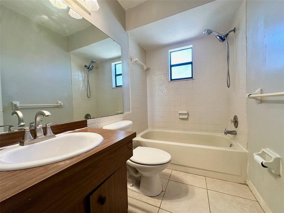 For Rent: $1,700 (3 beds, 1 baths, 1100 Square Feet)