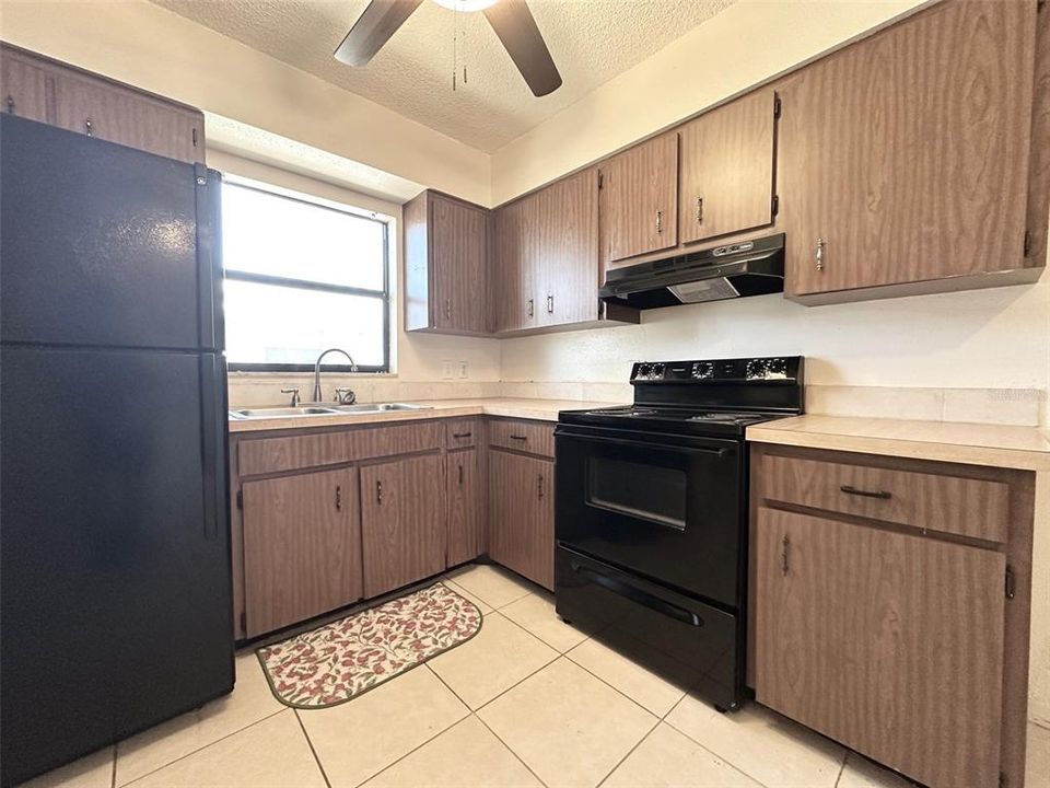 For Rent: $1,700 (3 beds, 1 baths, 1100 Square Feet)