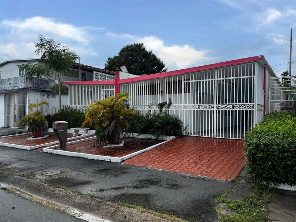 Active With Contract: $175,000 (4 beds, 2 baths, 1200 Square Feet)