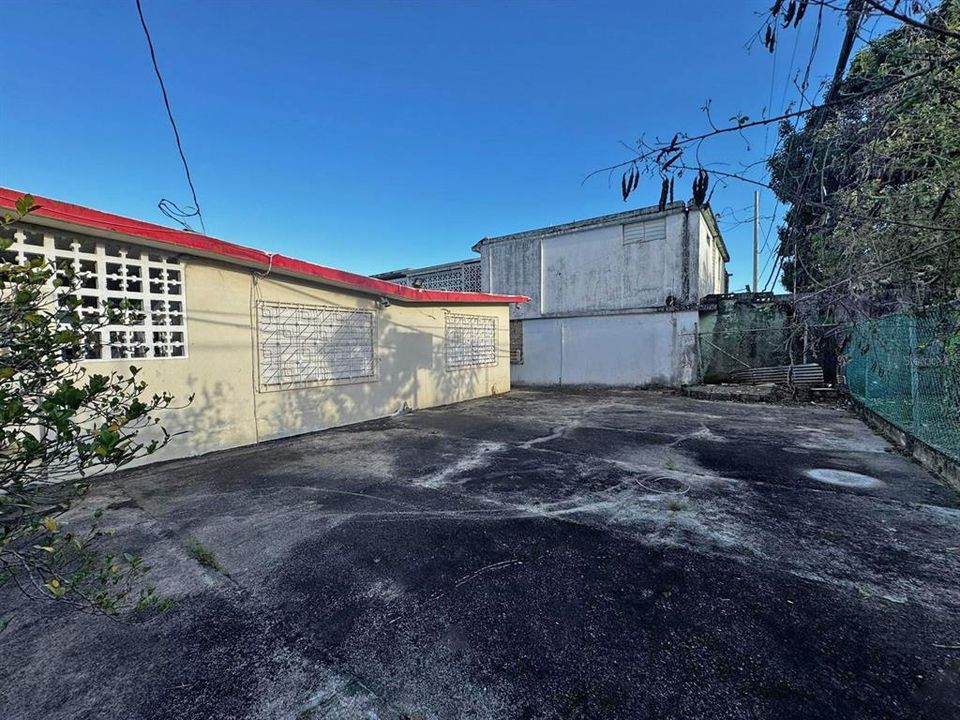 Active With Contract: $175,000 (4 beds, 2 baths, 1200 Square Feet)