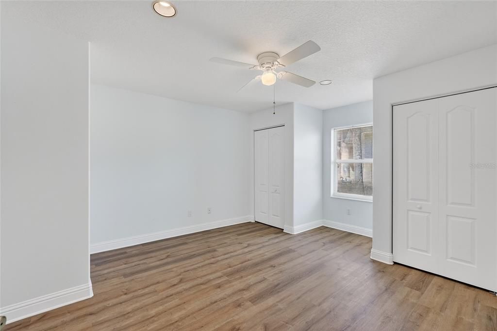 Activo con contrato: $779,000 (4 camas, 2 baños, 2654 Pies cuadrados)