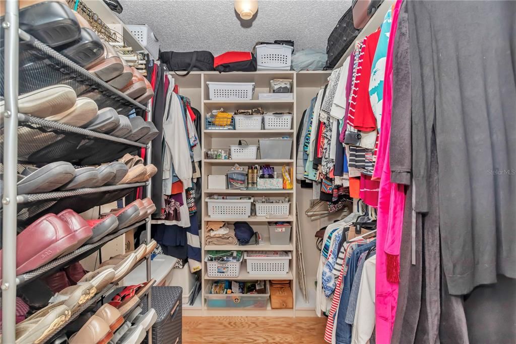 На продажу: $170,000 (2 спален, 2 ванн, 1594 Квадратных фут)