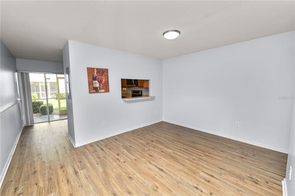 For Sale: $184,999 (2 beds, 2 baths, 1496 Square Feet)