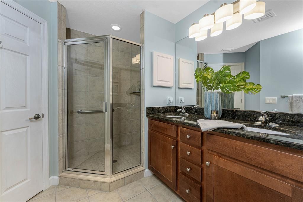 На продажу: $254,900 (3 спален, 2 ванн, 1498 Квадратных фут)