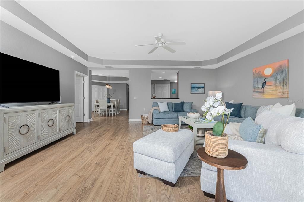 На продажу: $254,900 (3 спален, 2 ванн, 1498 Квадратных фут)