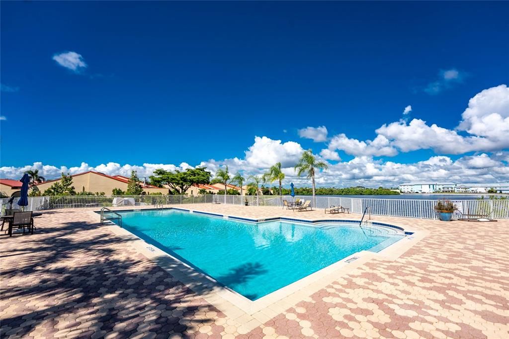 На продажу: $254,900 (3 спален, 2 ванн, 1498 Квадратных фут)