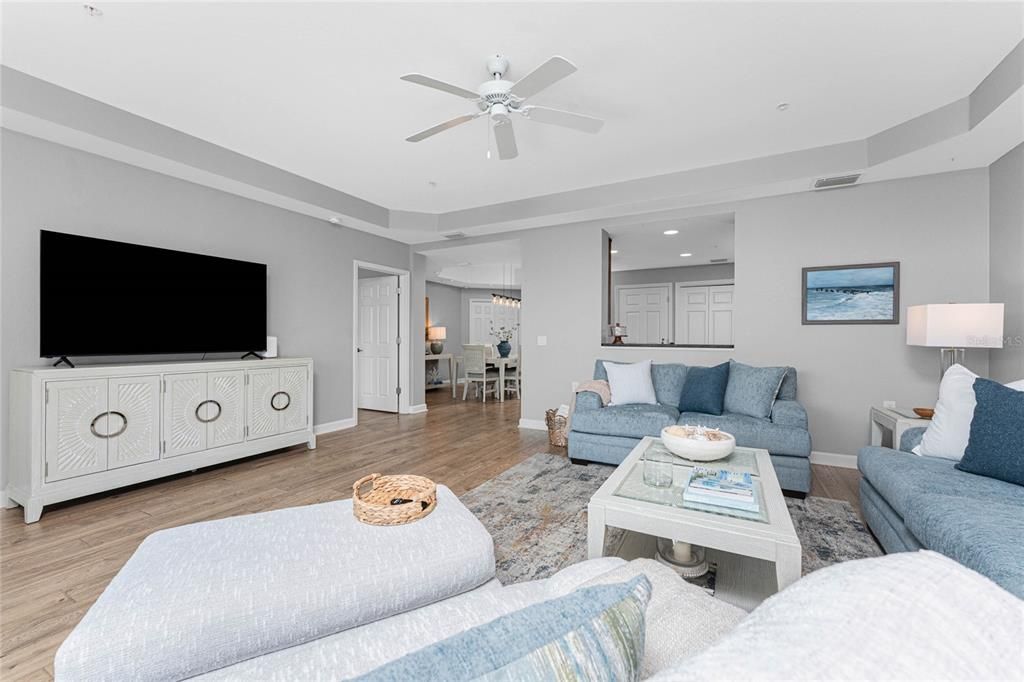 На продажу: $254,900 (3 спален, 2 ванн, 1498 Квадратных фут)