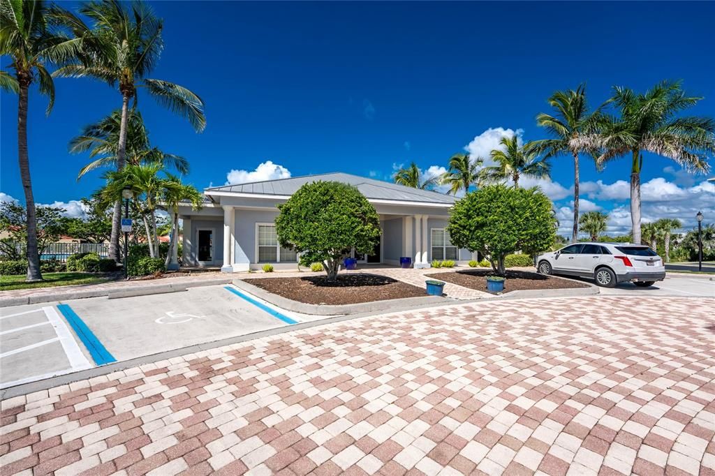 На продажу: $254,900 (3 спален, 2 ванн, 1498 Квадратных фут)