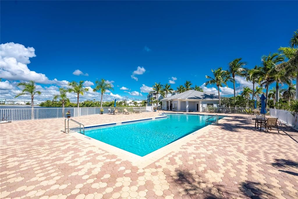 На продажу: $254,900 (3 спален, 2 ванн, 1498 Квадратных фут)