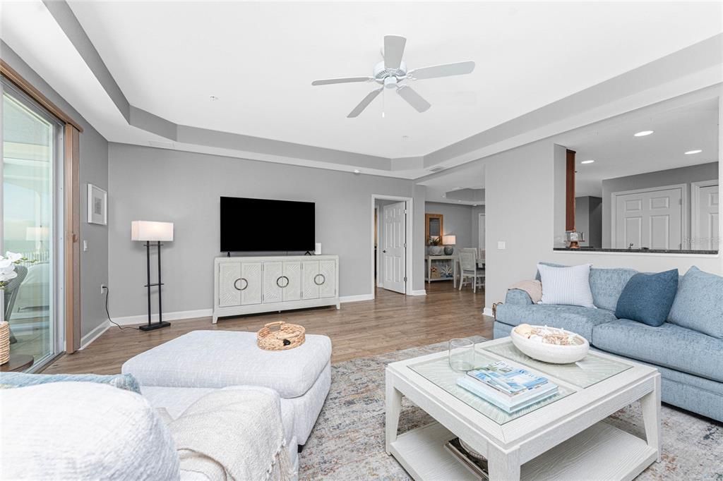 На продажу: $254,900 (3 спален, 2 ванн, 1498 Квадратных фут)