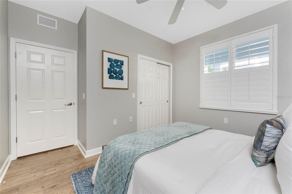 На продажу: $254,900 (3 спален, 2 ванн, 1498 Квадратных фут)