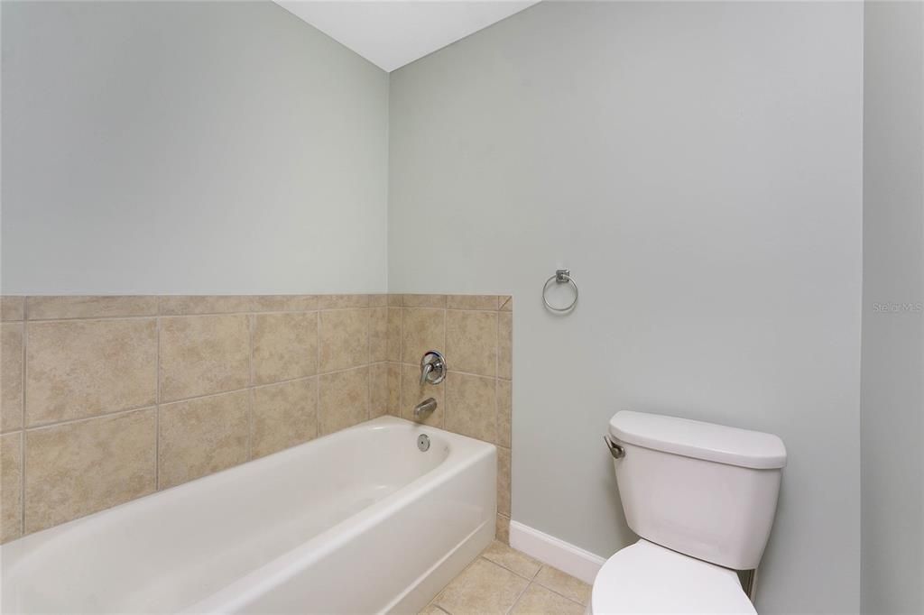 На продажу: $254,900 (3 спален, 2 ванн, 1498 Квадратных фут)