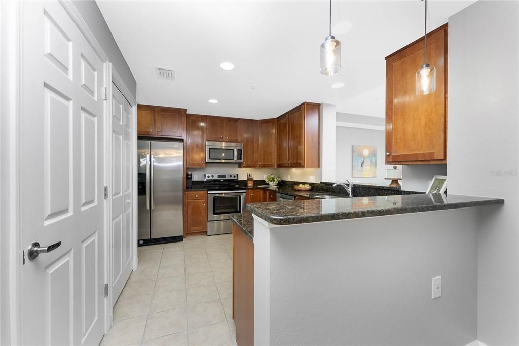 На продажу: $254,900 (3 спален, 2 ванн, 1498 Квадратных фут)