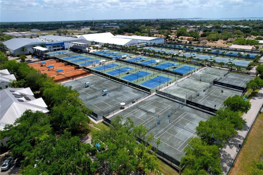 В аренду: $2,800 (2 спален, 2 ванн, 1097 Квадратных фут)