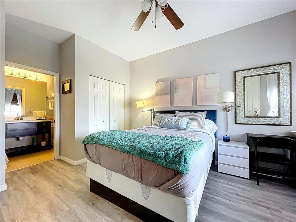 В аренду: $2,800 (2 спален, 2 ванн, 1097 Квадратных фут)