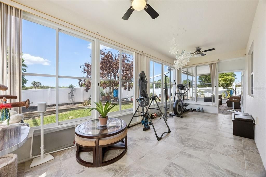 En Venta: $459,900 (5 camas, 3 baños, 3130 Pies cuadrados)