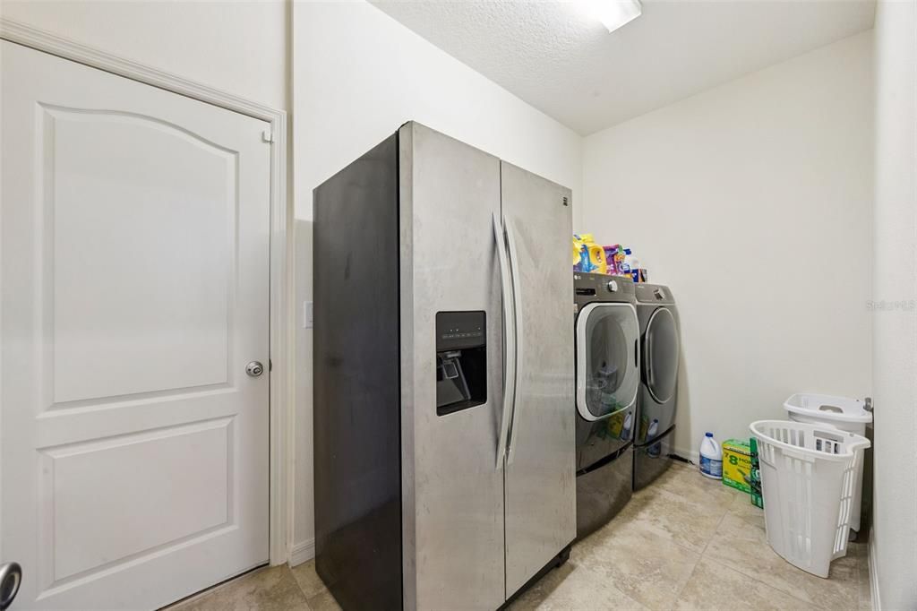 En Venta: $459,900 (5 camas, 3 baños, 3130 Pies cuadrados)