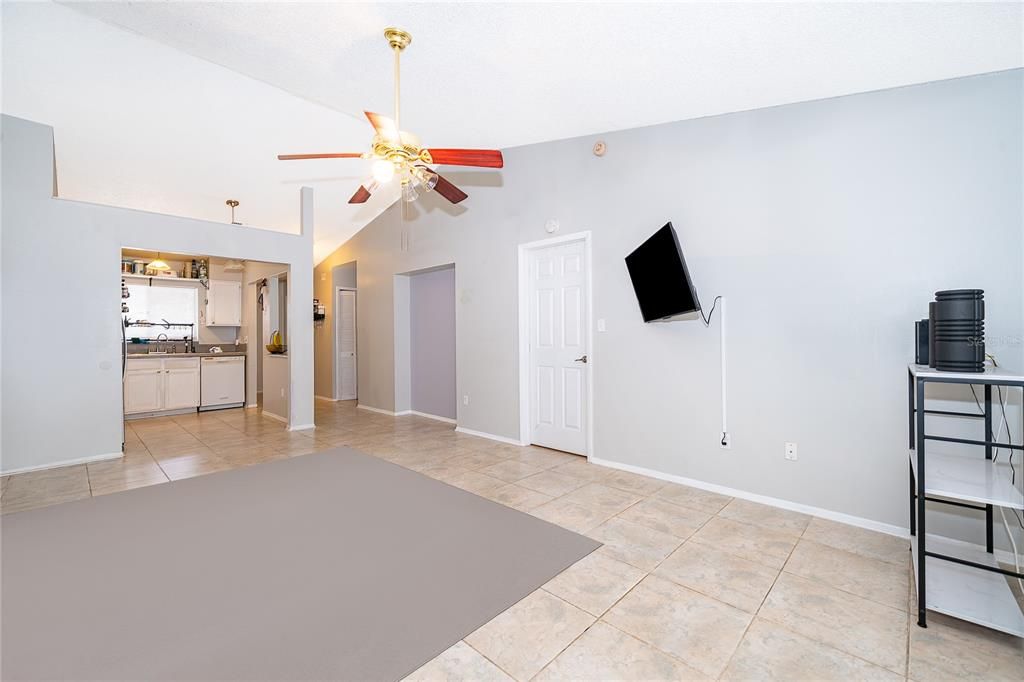 Activo con contrato: $275,000 (2 camas, 2 baños, 926 Pies cuadrados)