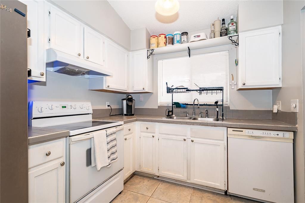 Activo con contrato: $275,000 (2 camas, 2 baños, 926 Pies cuadrados)