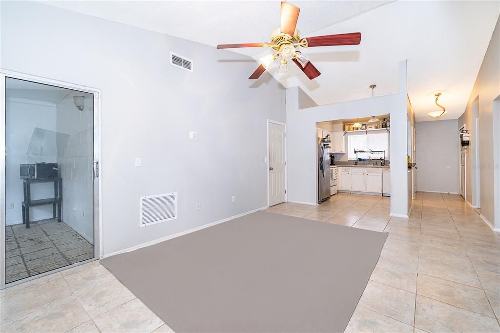 Activo con contrato: $275,000 (2 camas, 2 baños, 926 Pies cuadrados)