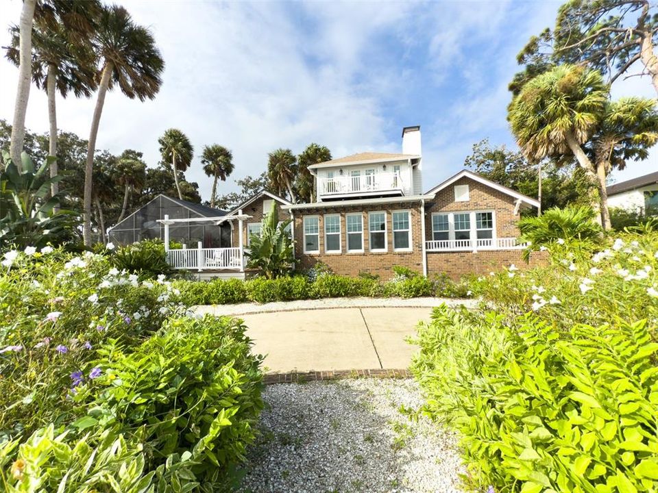 En Venta: $1,195,000 (4 camas, 3 baños, 2673 Pies cuadrados)