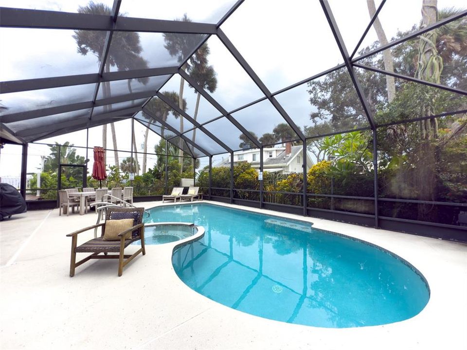 En Venta: $1,195,000 (4 camas, 3 baños, 2673 Pies cuadrados)
