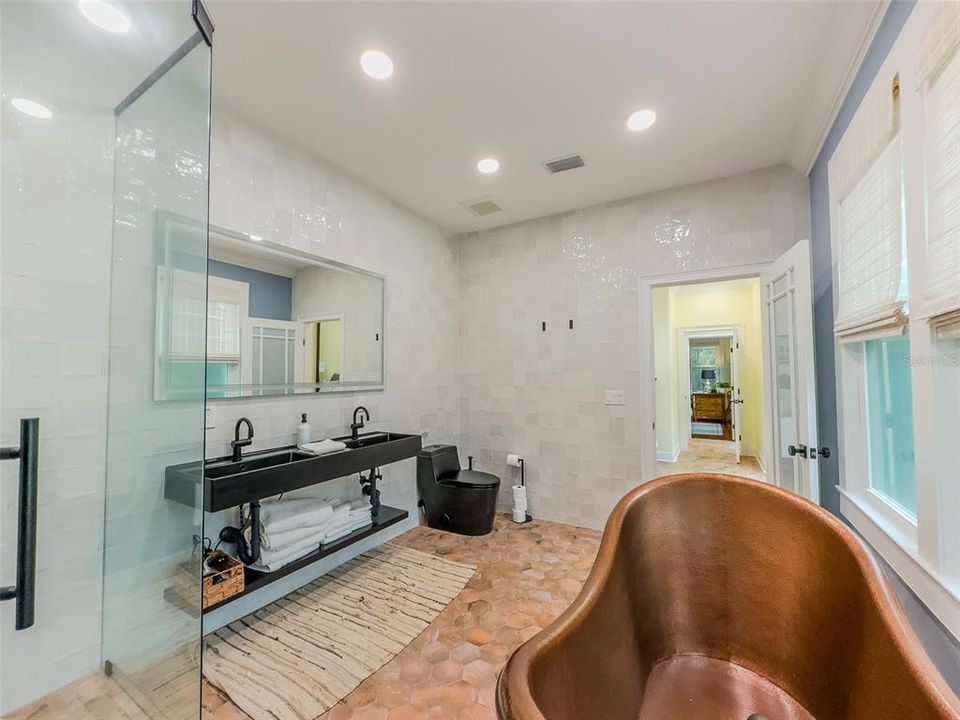 En Venta: $1,195,000 (4 camas, 3 baños, 2673 Pies cuadrados)