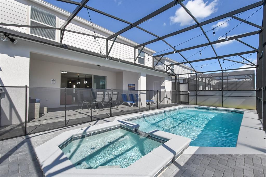 En Venta: $925,000 (10 camas, 8 baños, 4399 Pies cuadrados)