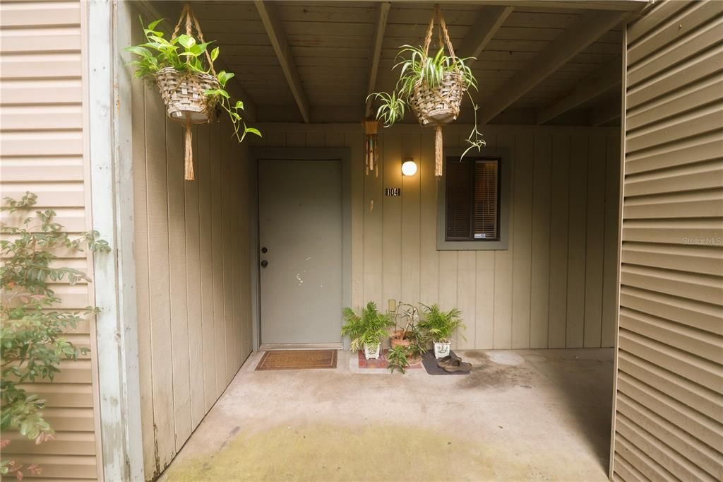 For Rent: $1,250 (2 beds, 2 baths, 874 Square Feet)