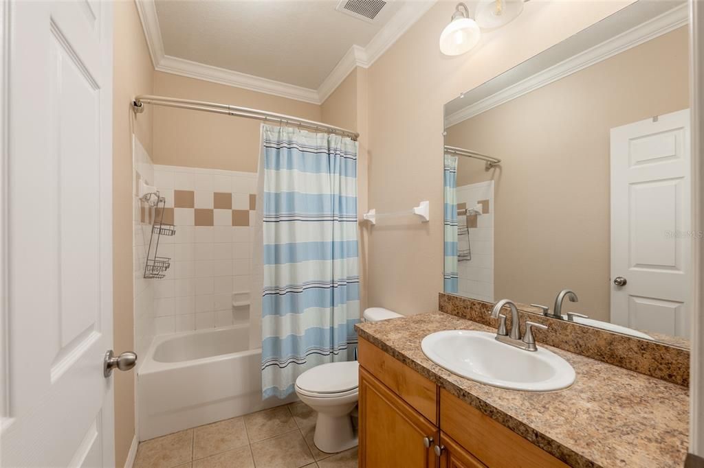 Activo con contrato: $437,900 (3 camas, 3 baños, 1354 Pies cuadrados)