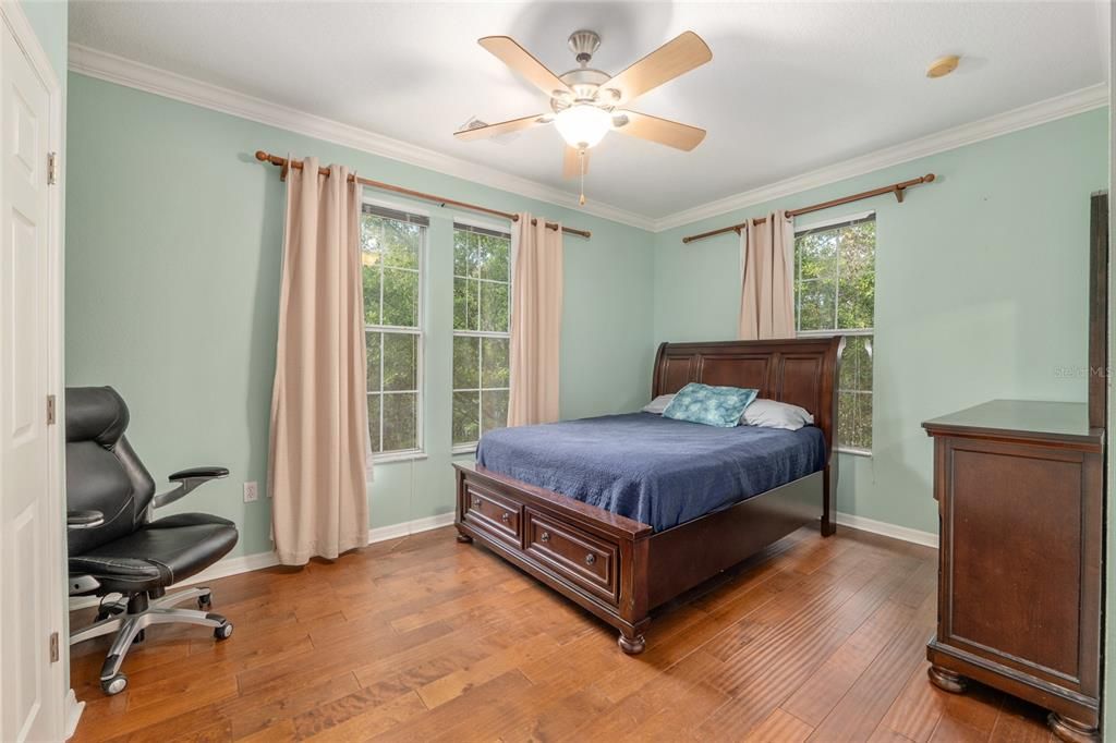 Activo con contrato: $437,900 (3 camas, 3 baños, 1354 Pies cuadrados)