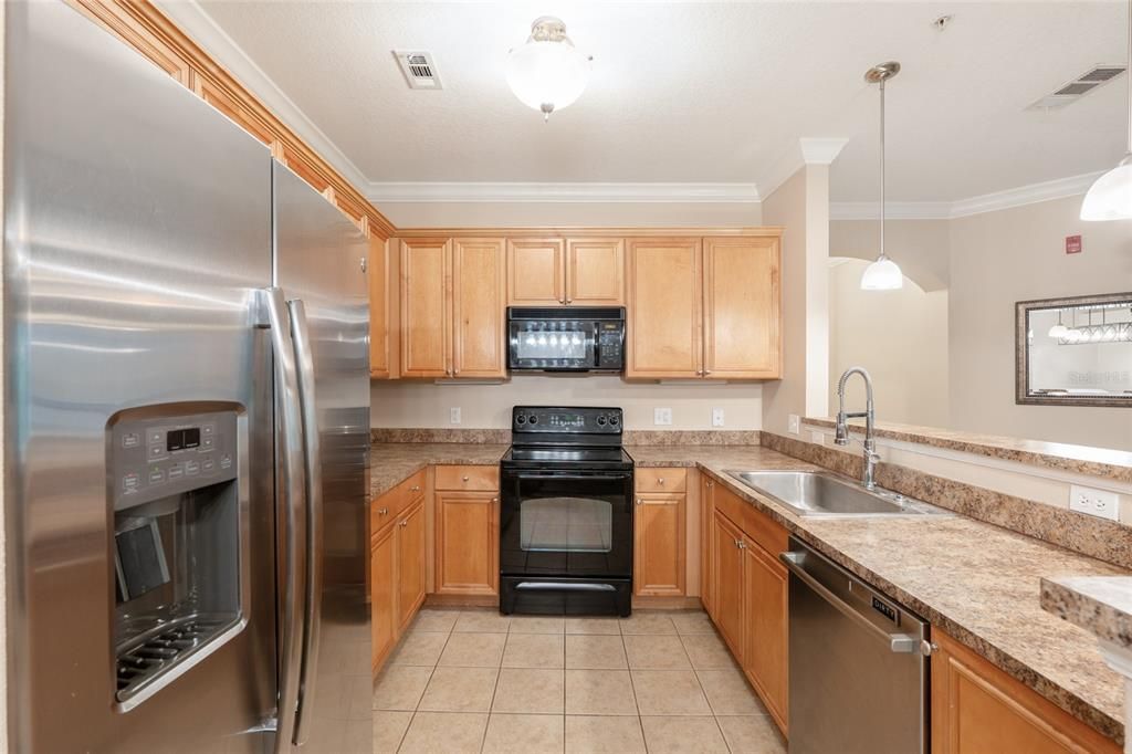 Activo con contrato: $437,900 (3 camas, 3 baños, 1354 Pies cuadrados)