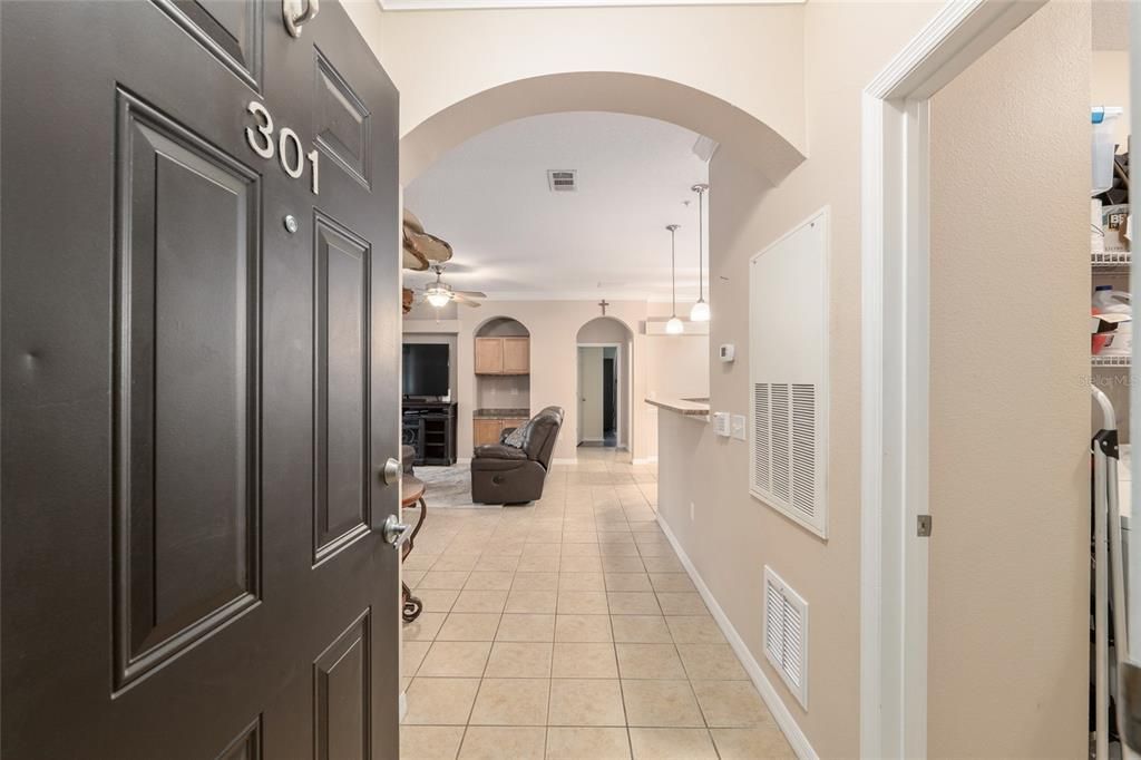 Activo con contrato: $437,900 (3 camas, 3 baños, 1354 Pies cuadrados)