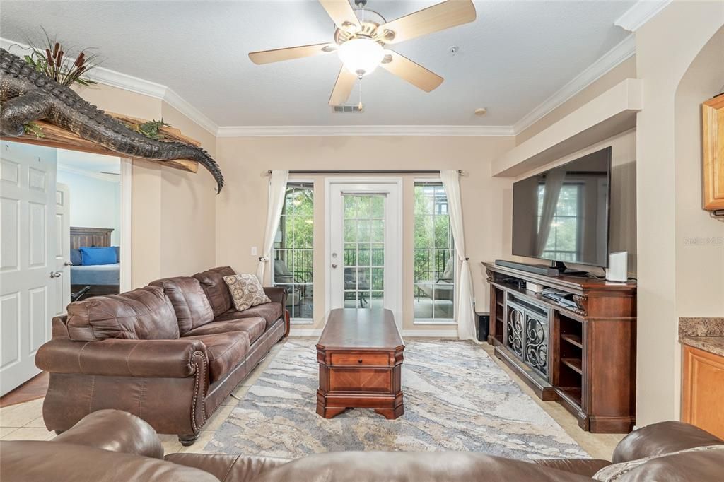 Activo con contrato: $437,900 (3 camas, 3 baños, 1354 Pies cuadrados)