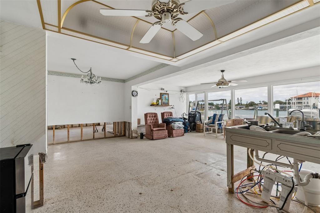 For Sale: $899,900 (3 beds, 2 baths, 1966 Square Feet)