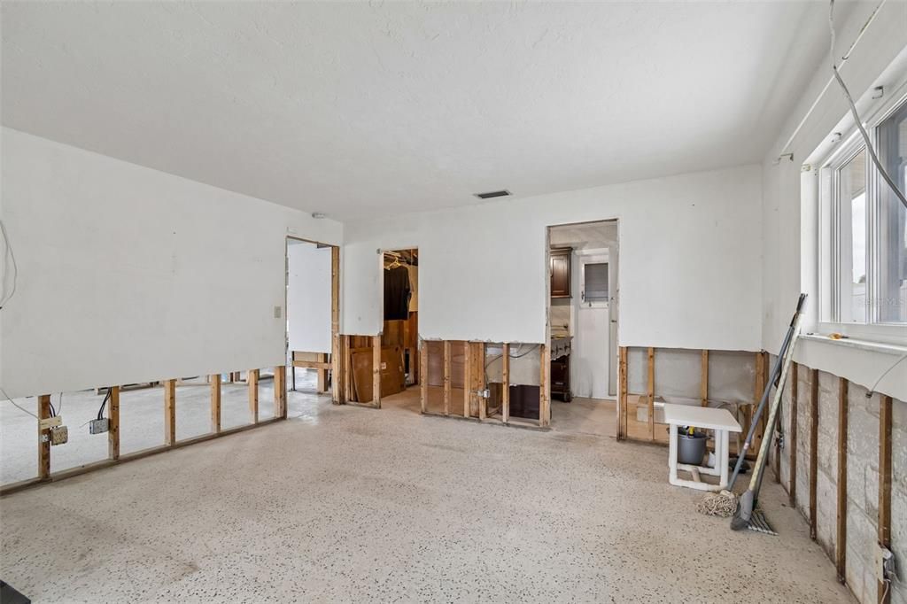 For Sale: $899,900 (3 beds, 2 baths, 1966 Square Feet)