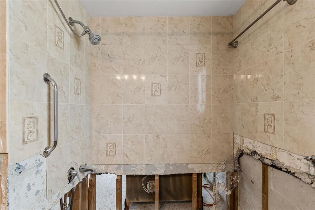 For Sale: $899,900 (3 beds, 2 baths, 1966 Square Feet)