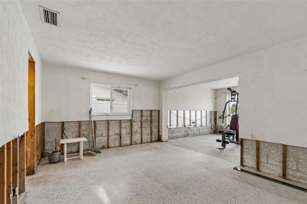 For Sale: $899,900 (3 beds, 2 baths, 1966 Square Feet)