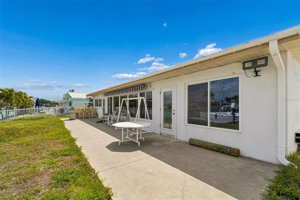 For Sale: $899,900 (3 beds, 2 baths, 1966 Square Feet)