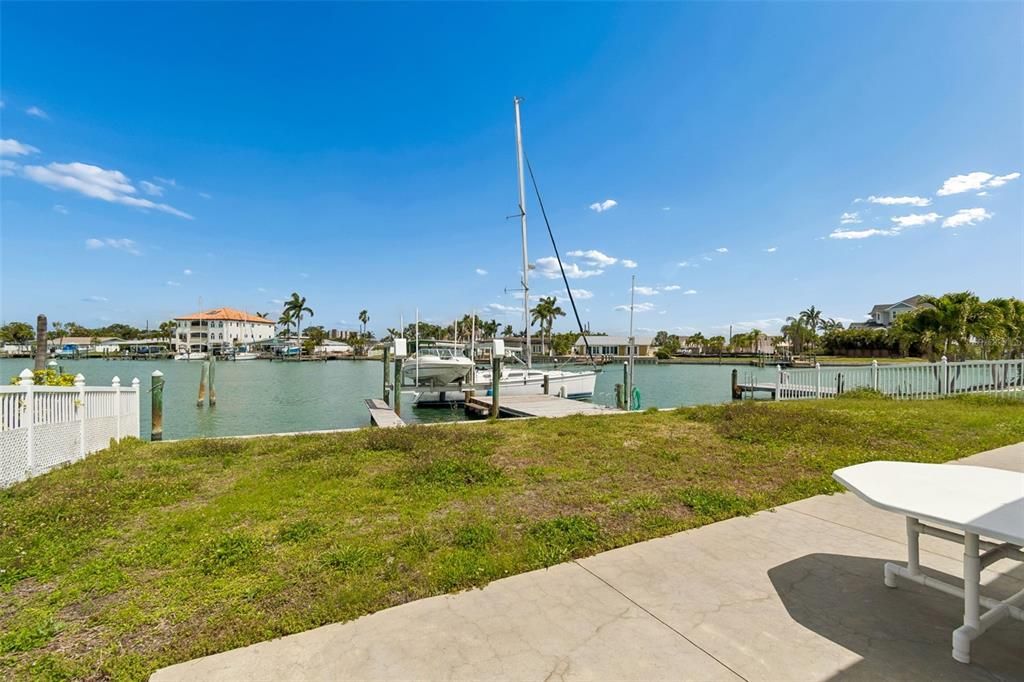For Sale: $899,900 (3 beds, 2 baths, 1966 Square Feet)