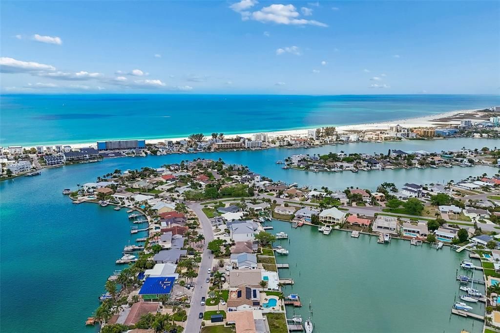 For Sale: $899,900 (3 beds, 2 baths, 1966 Square Feet)