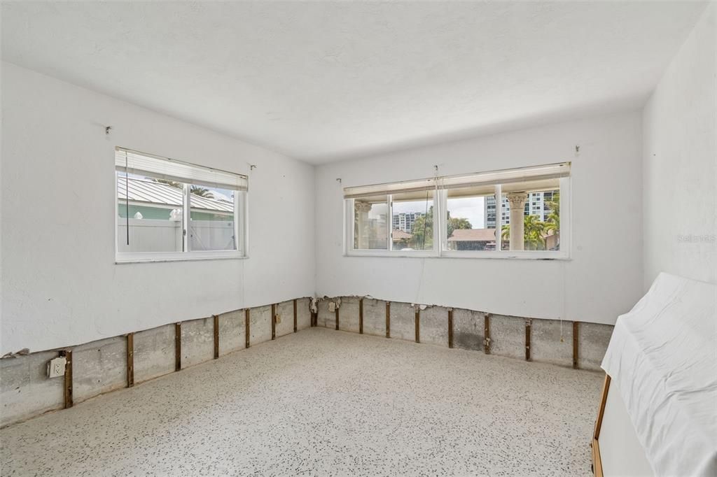 For Sale: $899,900 (3 beds, 2 baths, 1966 Square Feet)