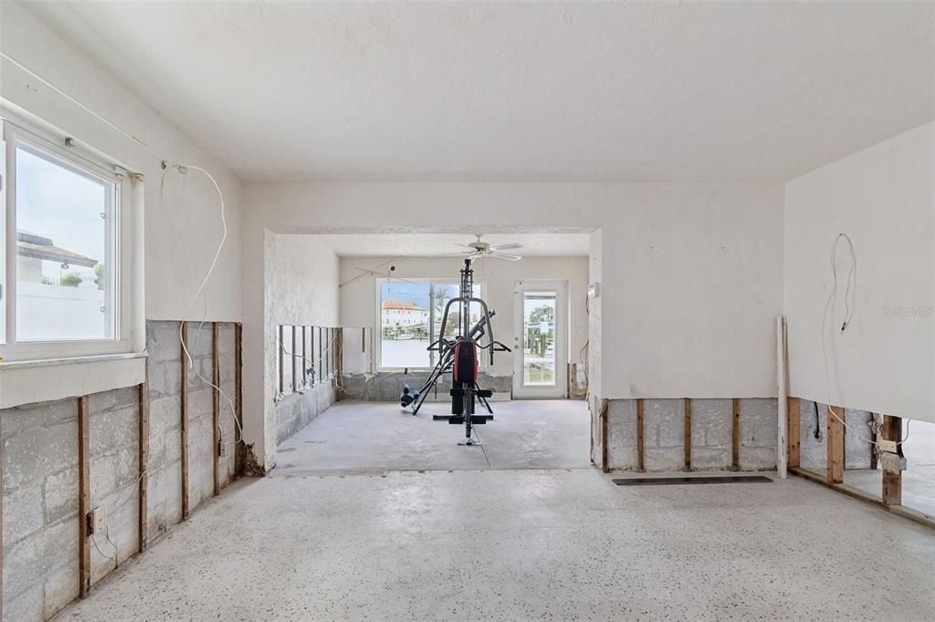For Sale: $899,900 (3 beds, 2 baths, 1966 Square Feet)