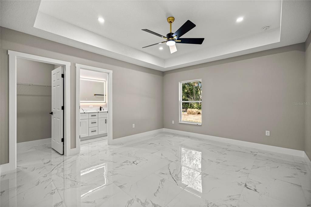 For Sale: $299,900 (3 beds, 2 baths, 1532 Square Feet)