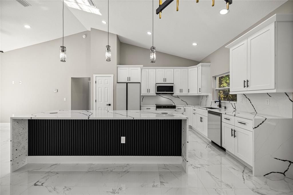 For Sale: $299,900 (3 beds, 2 baths, 1532 Square Feet)