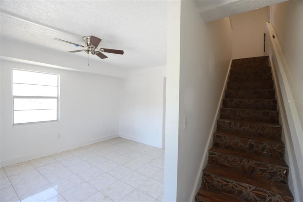 For Sale: $66,000 (4 beds, 1 baths, 972 Square Feet)