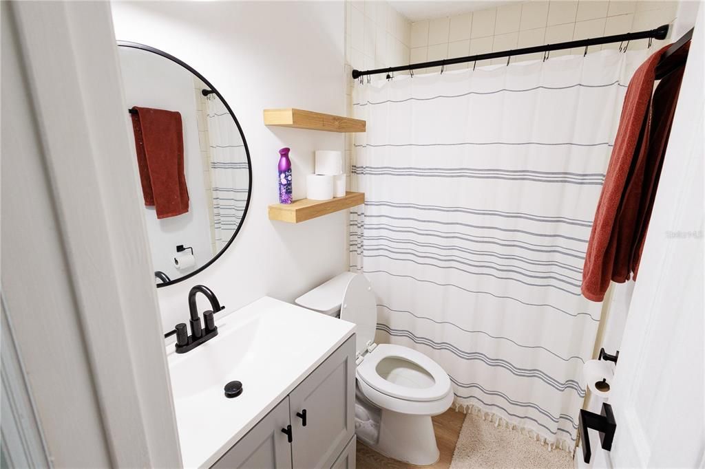 На продажу: $330,000 (3 спален, 2 ванн, 1203 Квадратных фут)