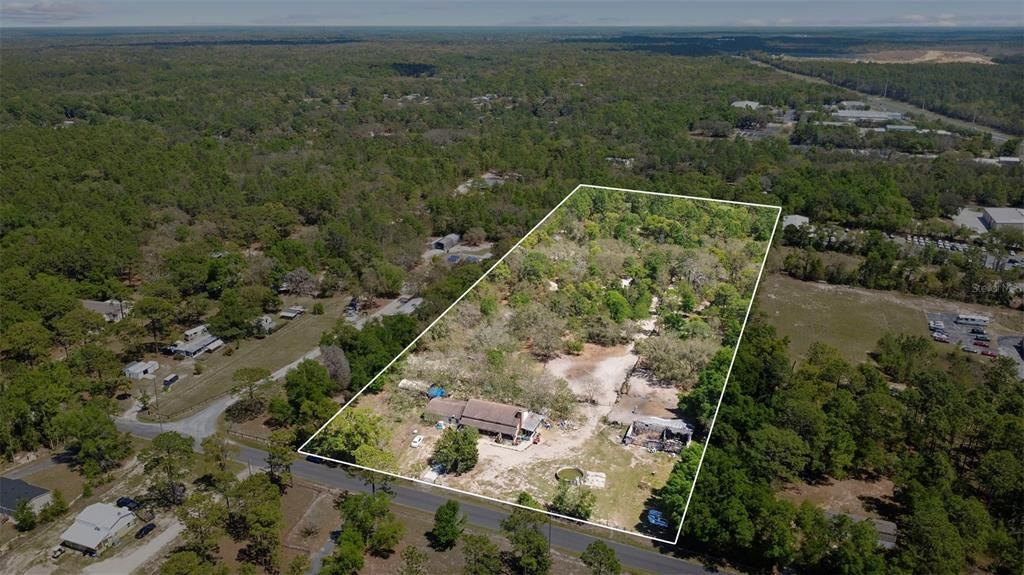 待售: $699,900 (7.36 acres)