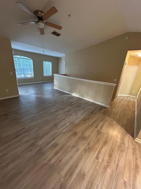 Active With Contract: $159,900 (2 beds, 2 baths, 1042 Square Feet)